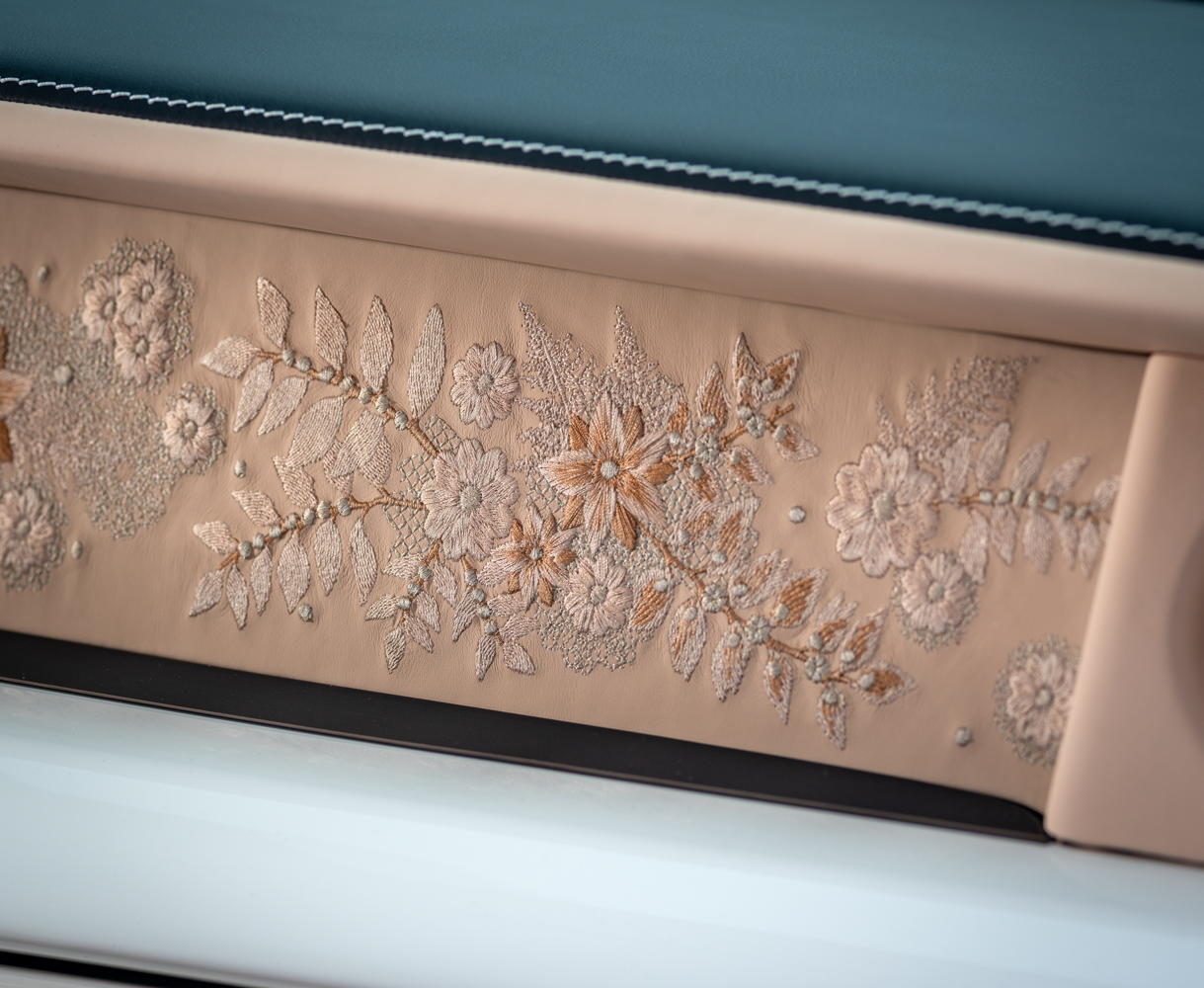 Rolls-Royce-Phantom-Dentelle-anh-_2.jpg