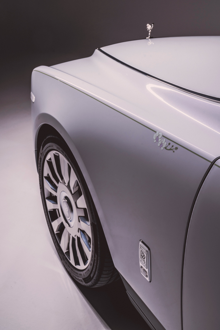 Rolls-Royce Phantom Orchid (14).JPG
