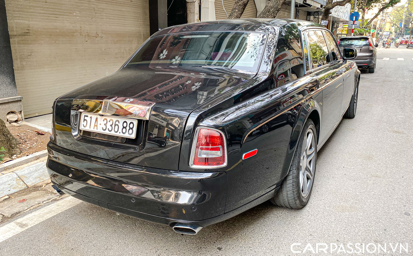 Rolls-royce Phantom Year of Dragon (17).JPG