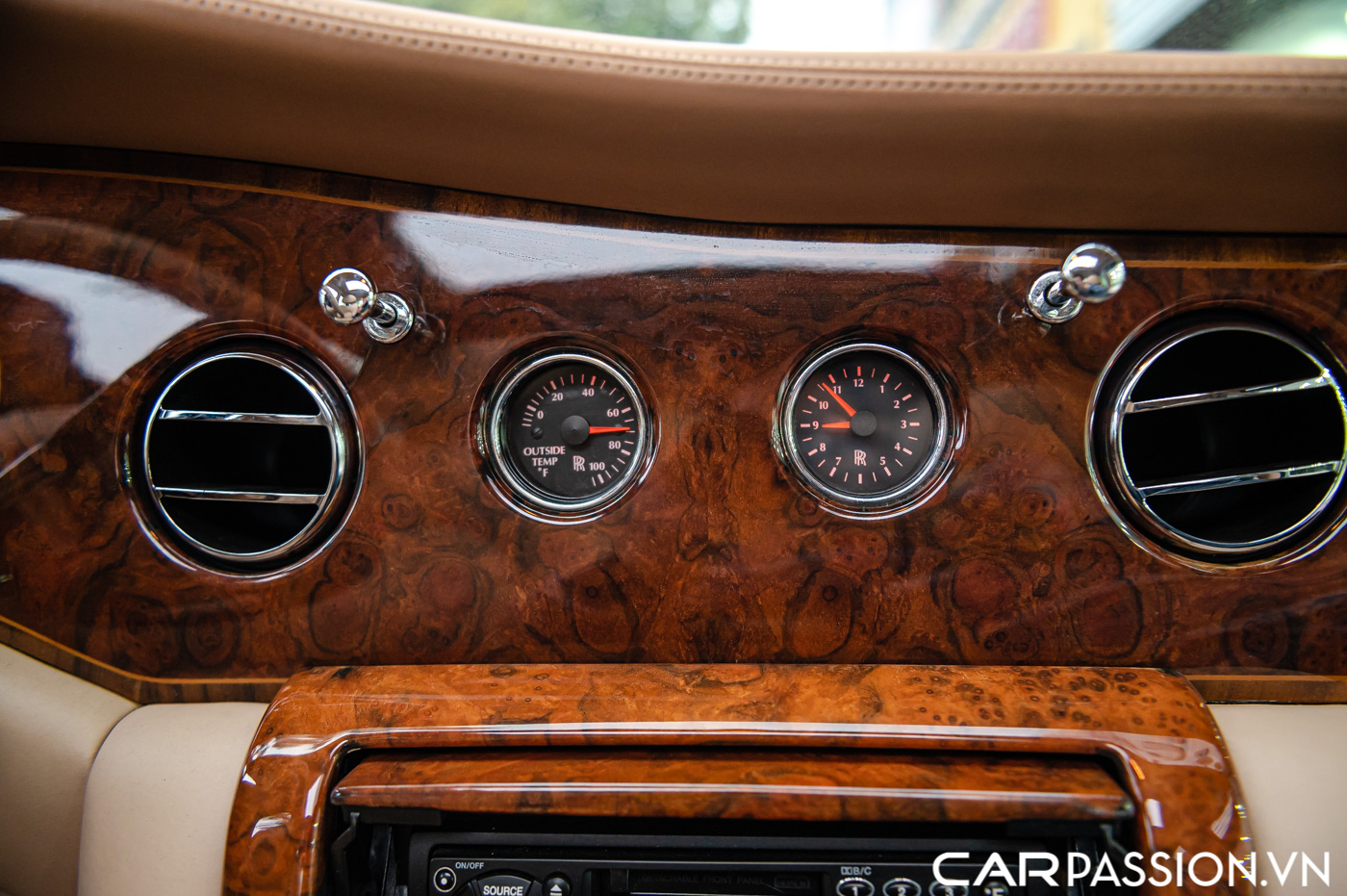 Rolls-Royce Silver Seraph (108).JPG