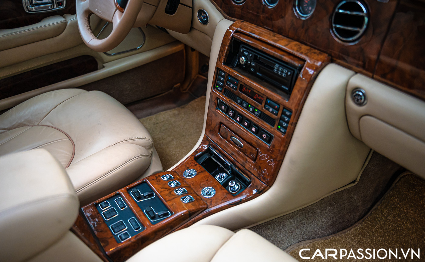 Rolls-Royce Silver Seraph (109).JPG