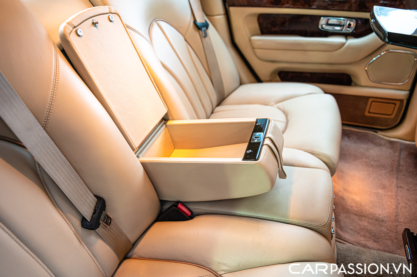 Rolls-Royce Silver Seraph (86).JPG