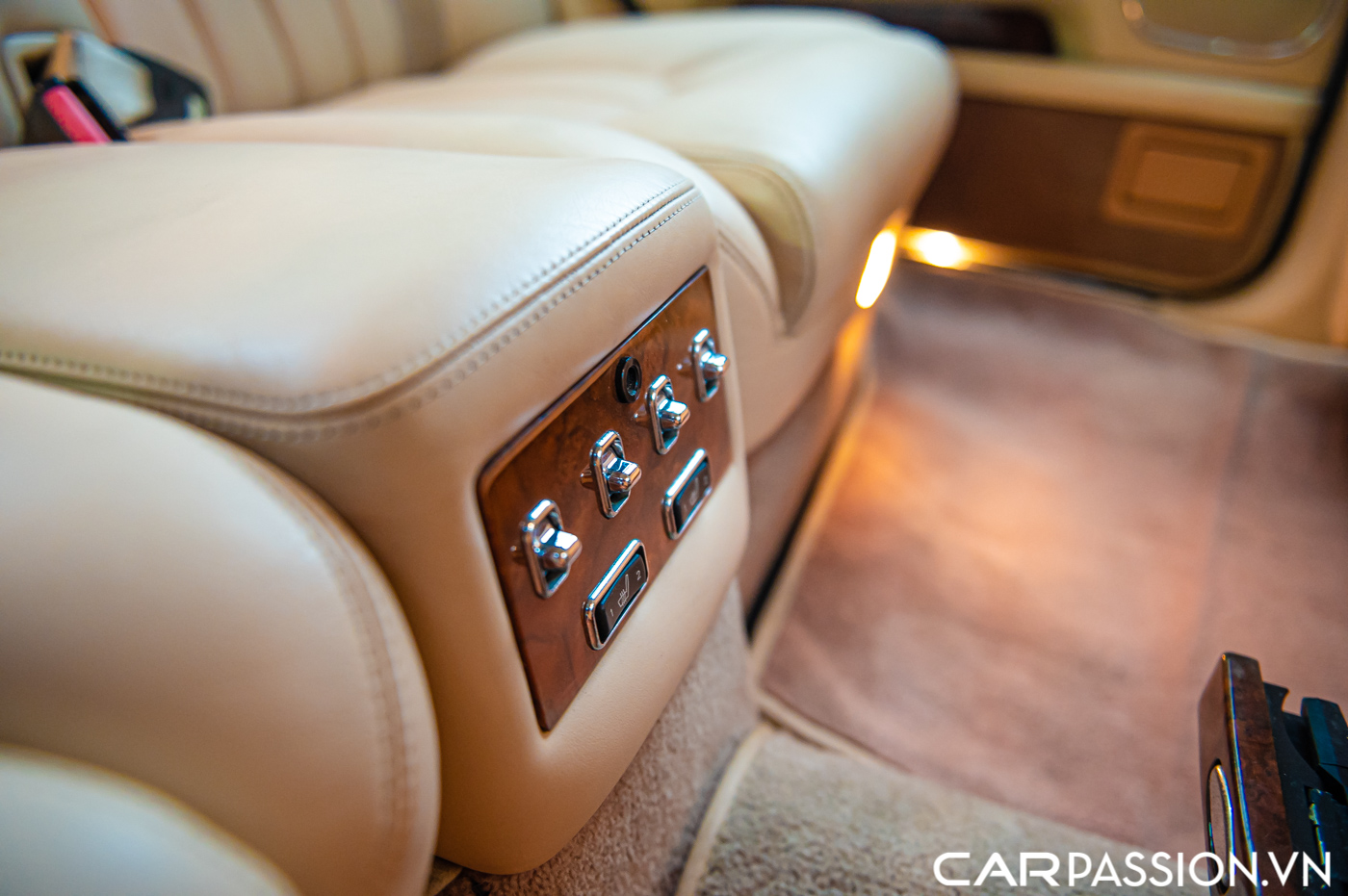 Rolls-Royce Silver Seraph (89).JPG