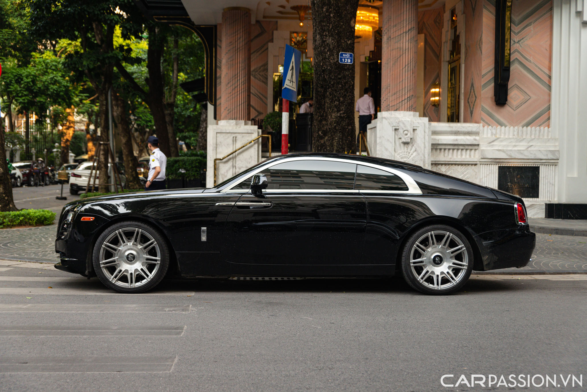 Rolls-Royce Wraith Series II (5).jpg