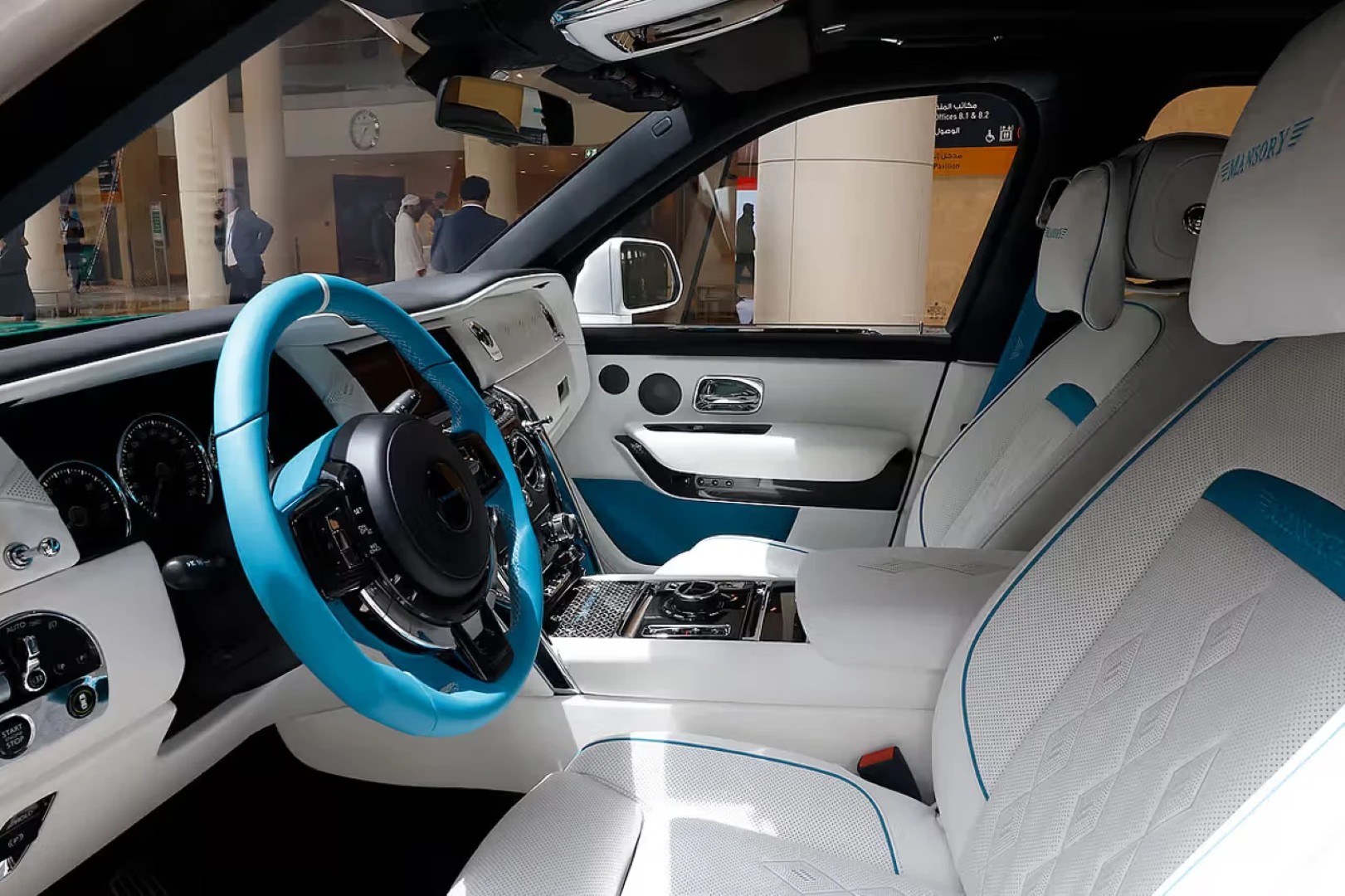 Rolls_Royce_Cullinan_Mansory_Dubai_Police_4 (Large).jpeg