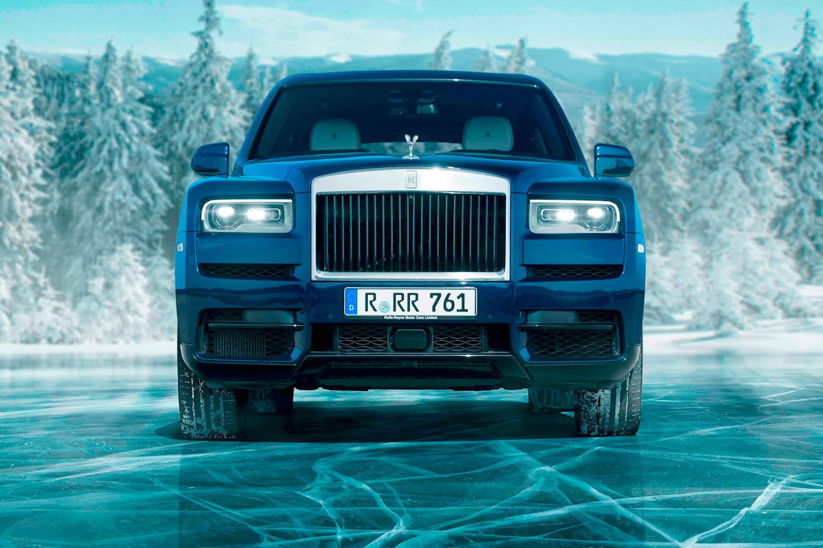 rollsroyce-cullinan-frozenlakes-00.jpg