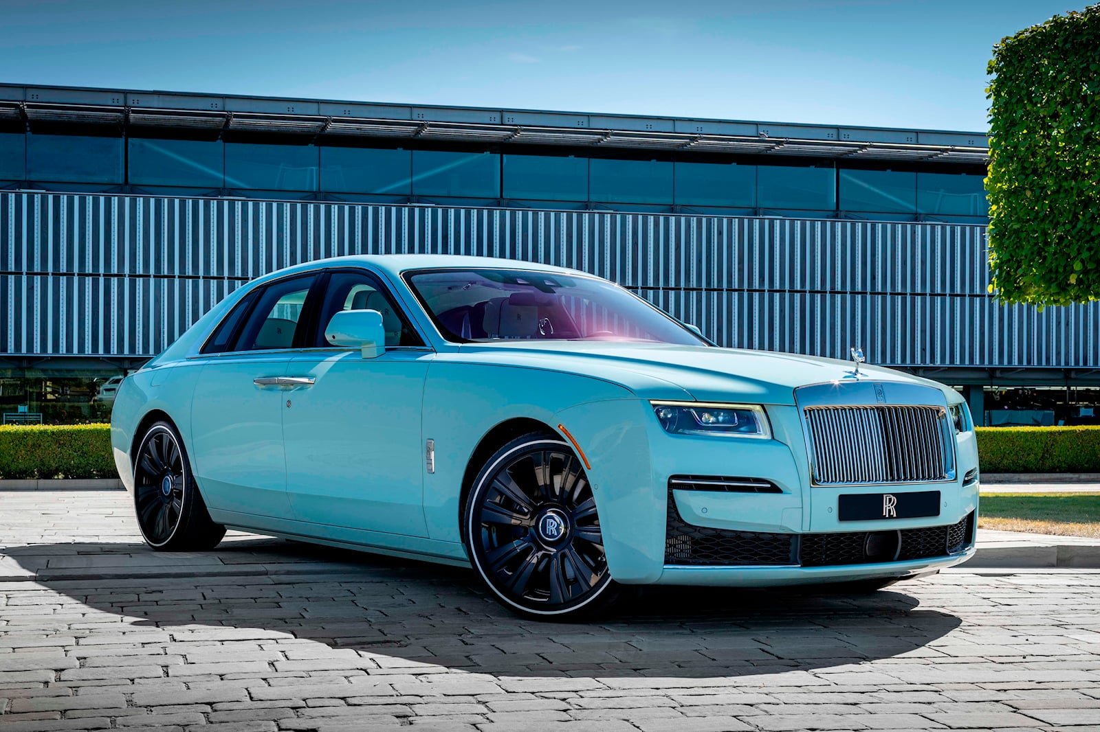 rollsroyce-ghost-pebblebeach-03.jpg