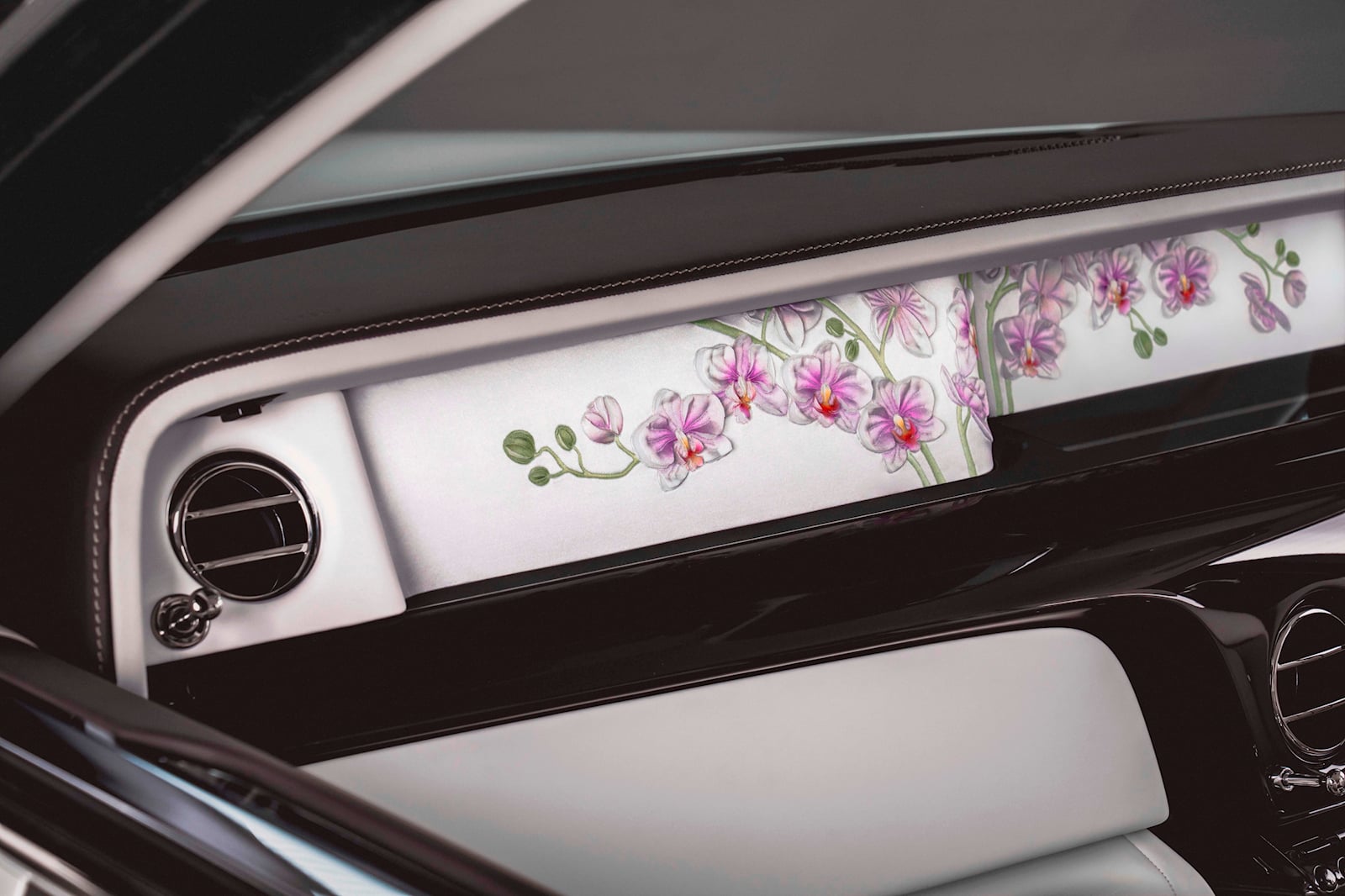 rollsroyce-phantom-orchid-01.jpg