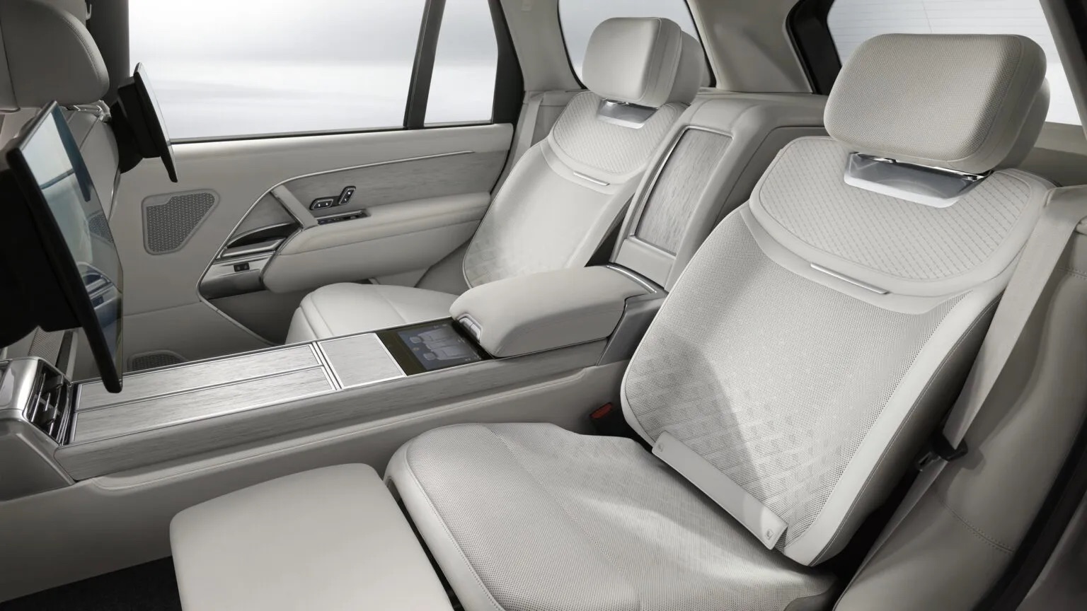 RR_SV_Ultra_27MY_Interior_05_290426-1536x864.jpeg
