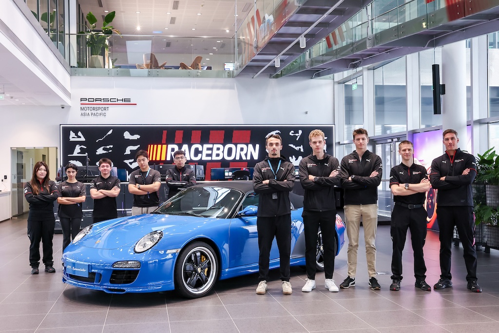 Sawer Hoàng Đạt-Porsche ARbox Carrera Cup Asia 2026-anh-1.jpg