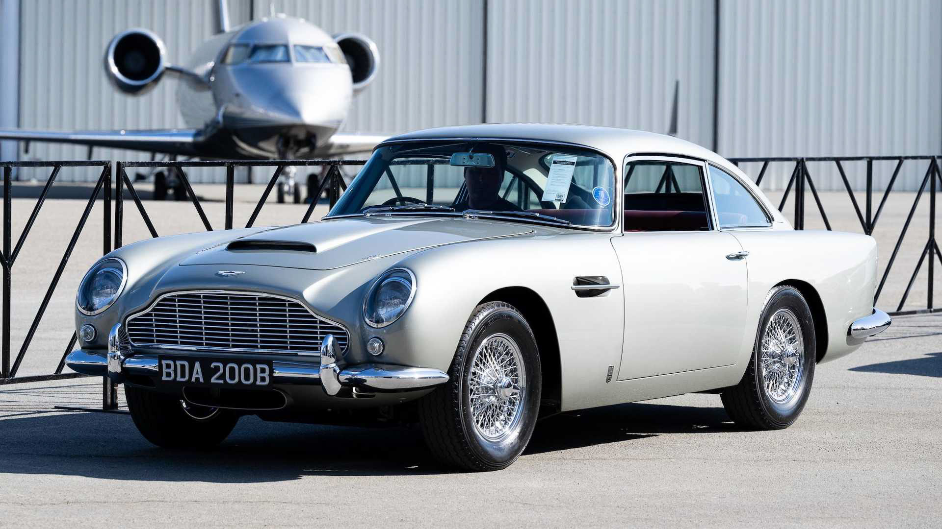 Sean Connery Aston Martin DB5 (2).JPG