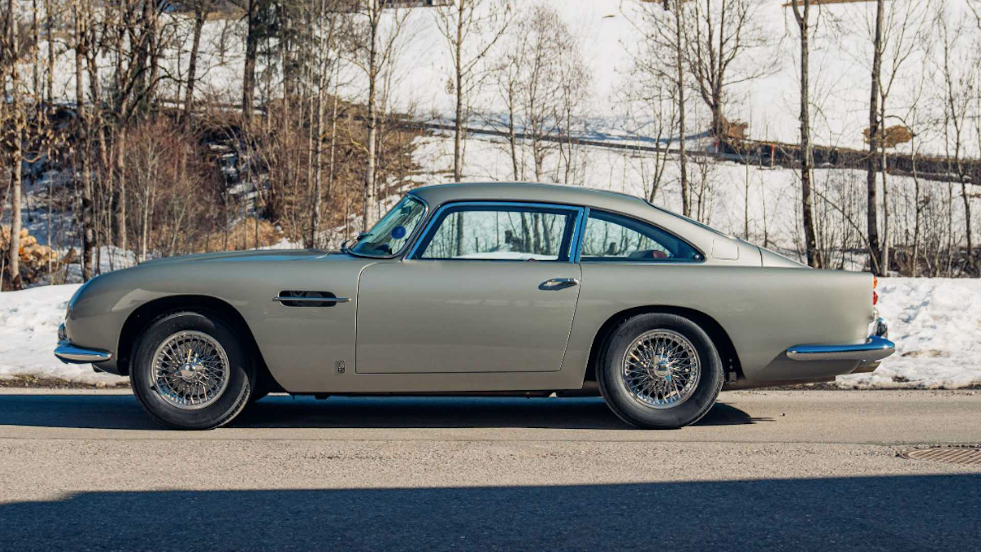 Sean Connery Aston Martin DB5 (4).JPG