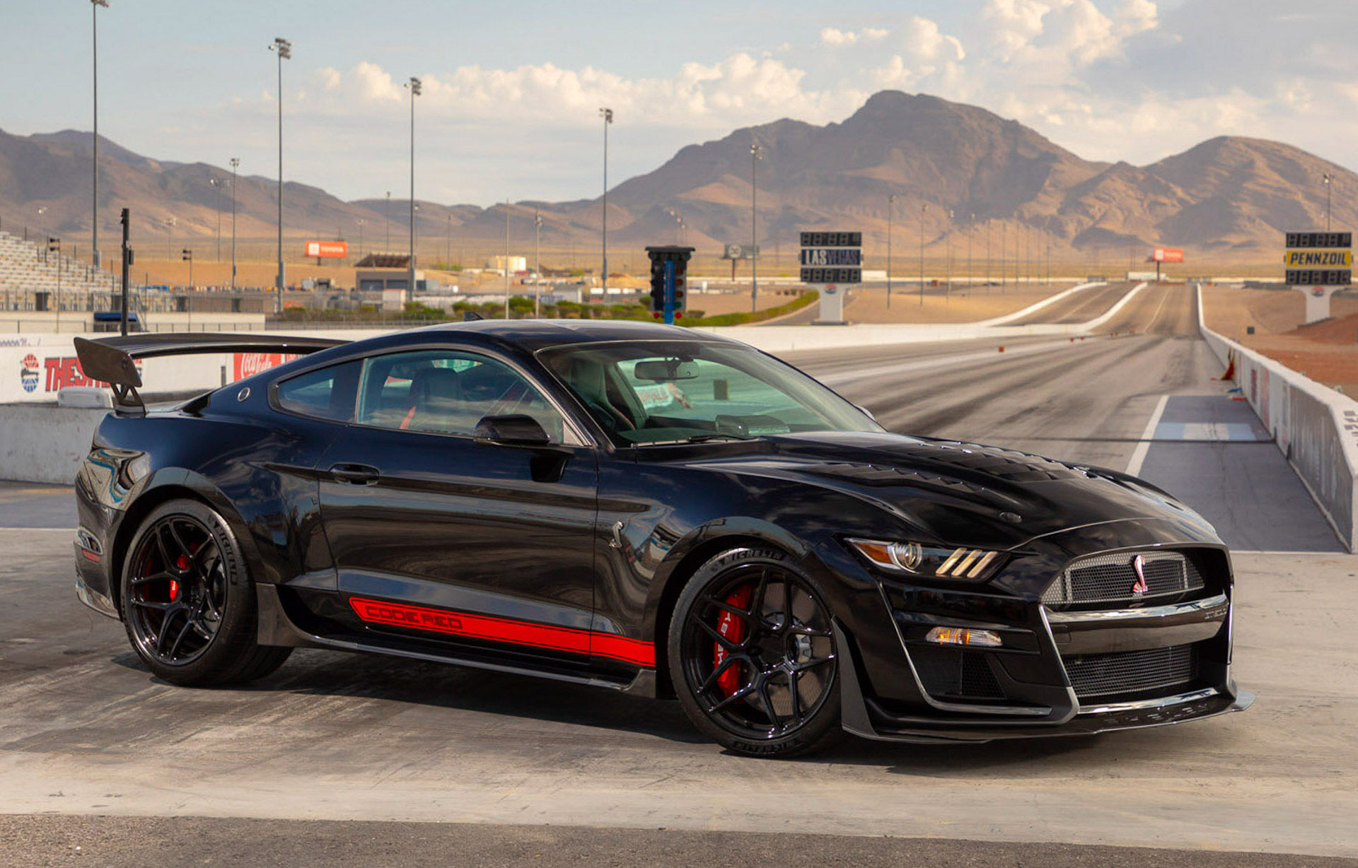 Shelby GT500 Code Red (2).JPG