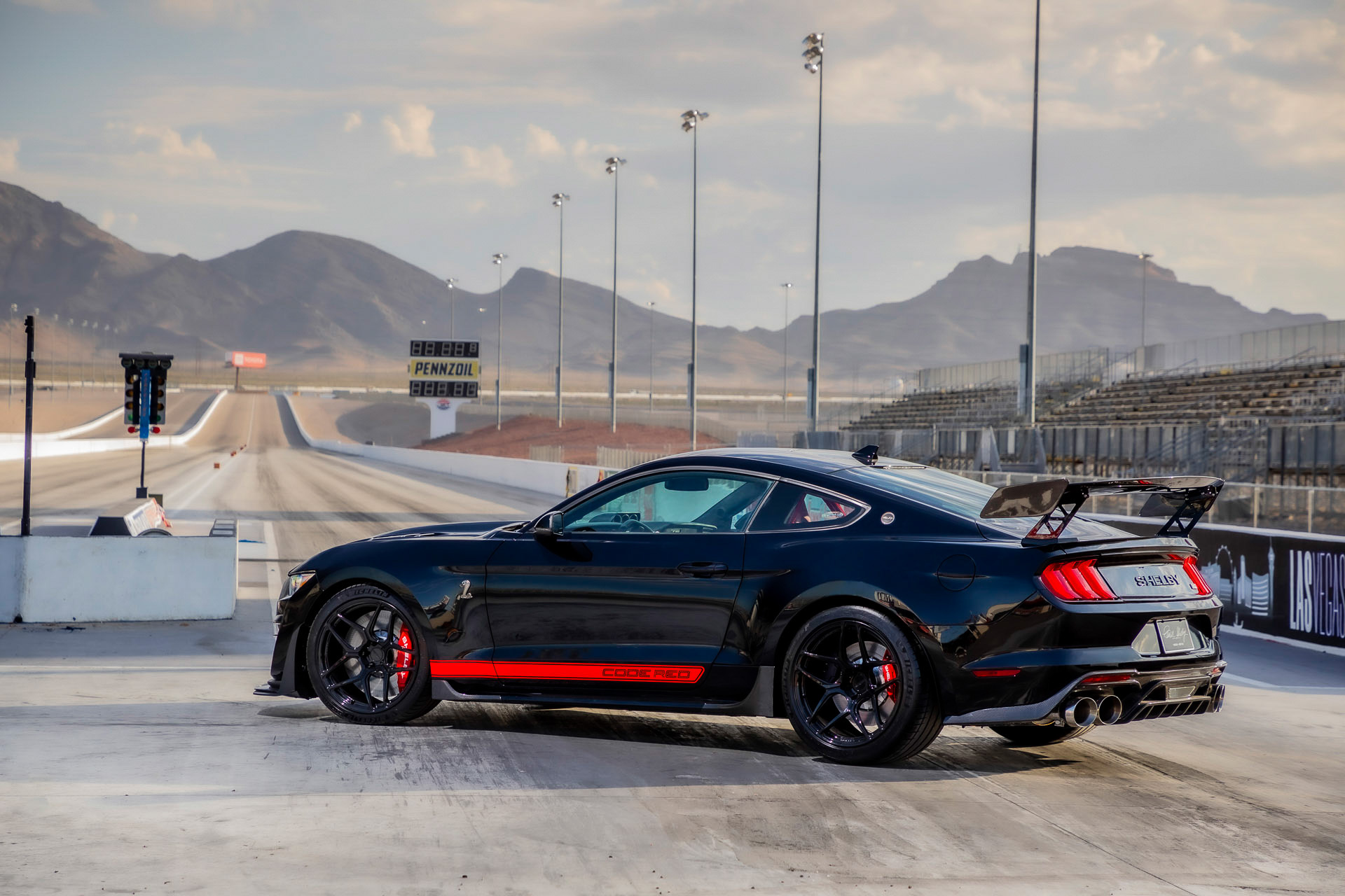 Shelby GT500 Code Red (4).JPG