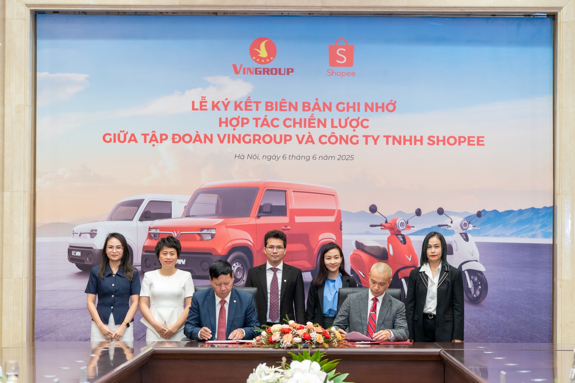 shopee-vingroup (2).jpg