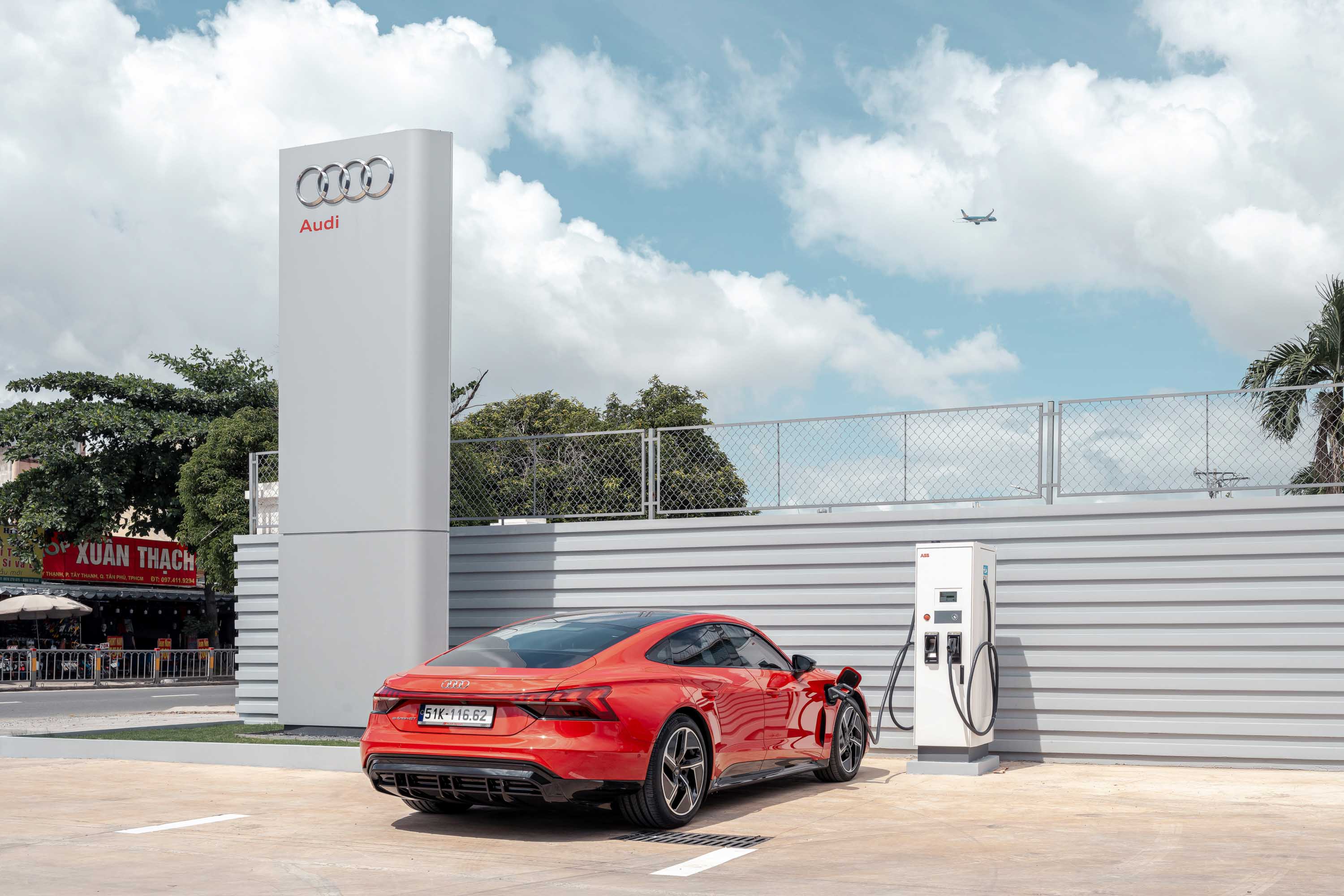 showroom-audi-tan-binh-khai-truong-anh-_2.jpg