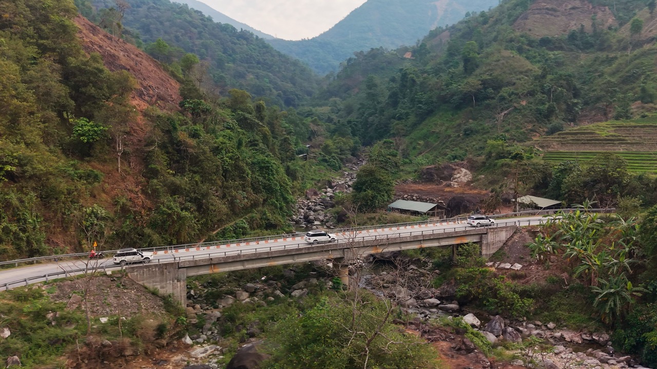 Sì Lở Lầu-anh-16.jpeg