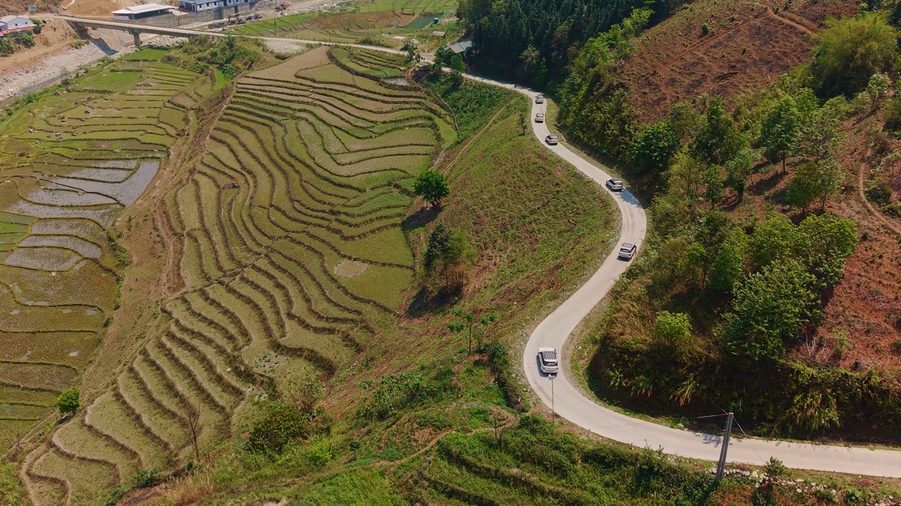 Sì Lở Lầu-anh-18.jpeg