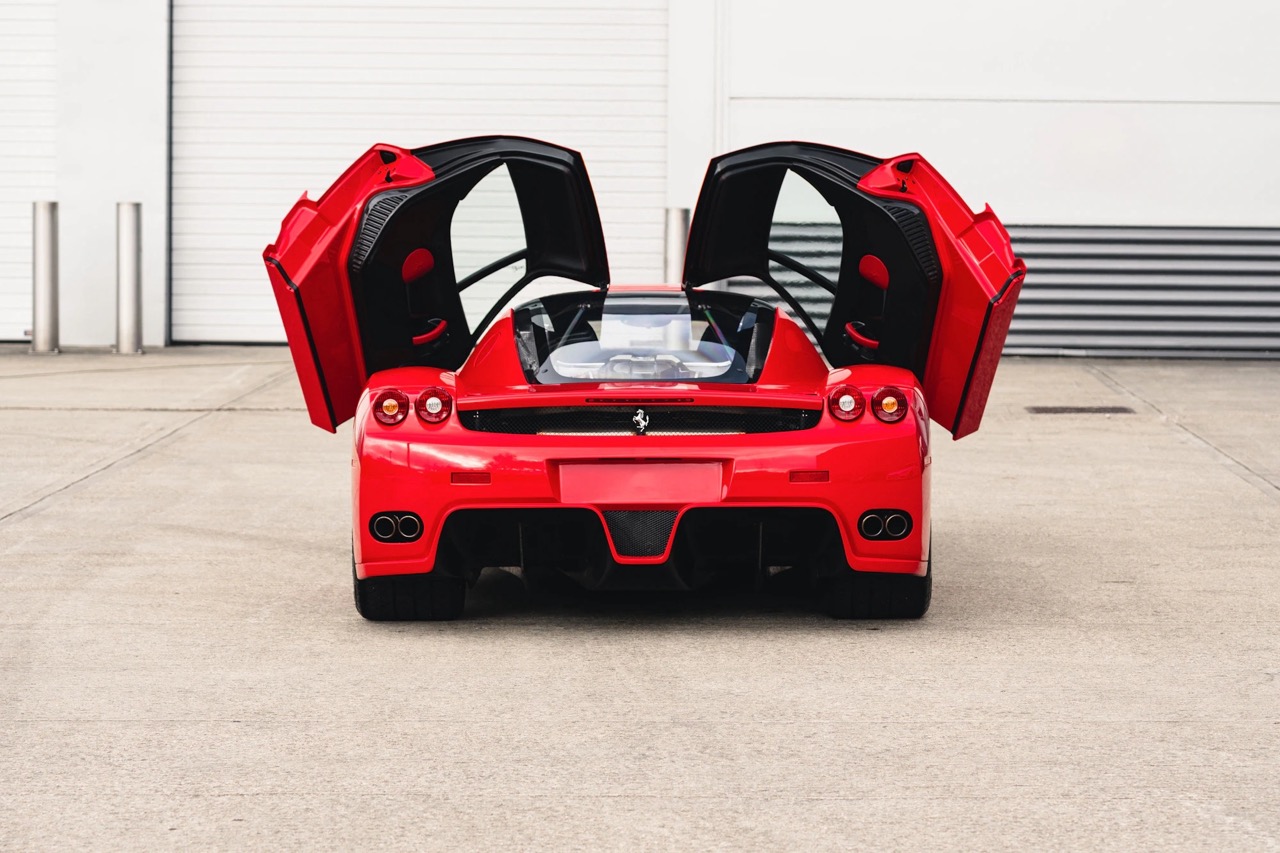 sieu-xe-ferrari-enzo-anh-10.jpeg