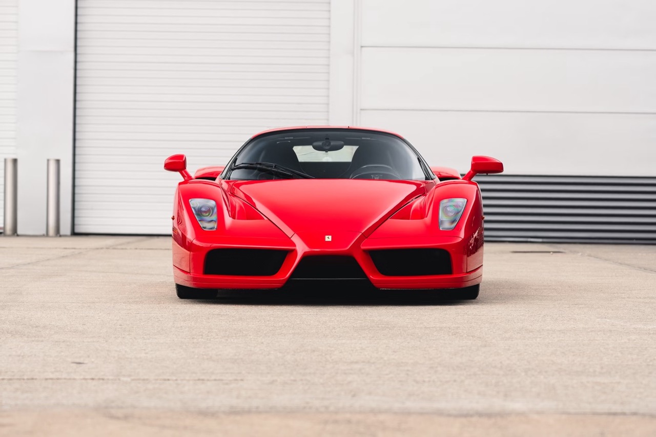 sieu-xe-ferrari-enzo-anh-3.jpeg
