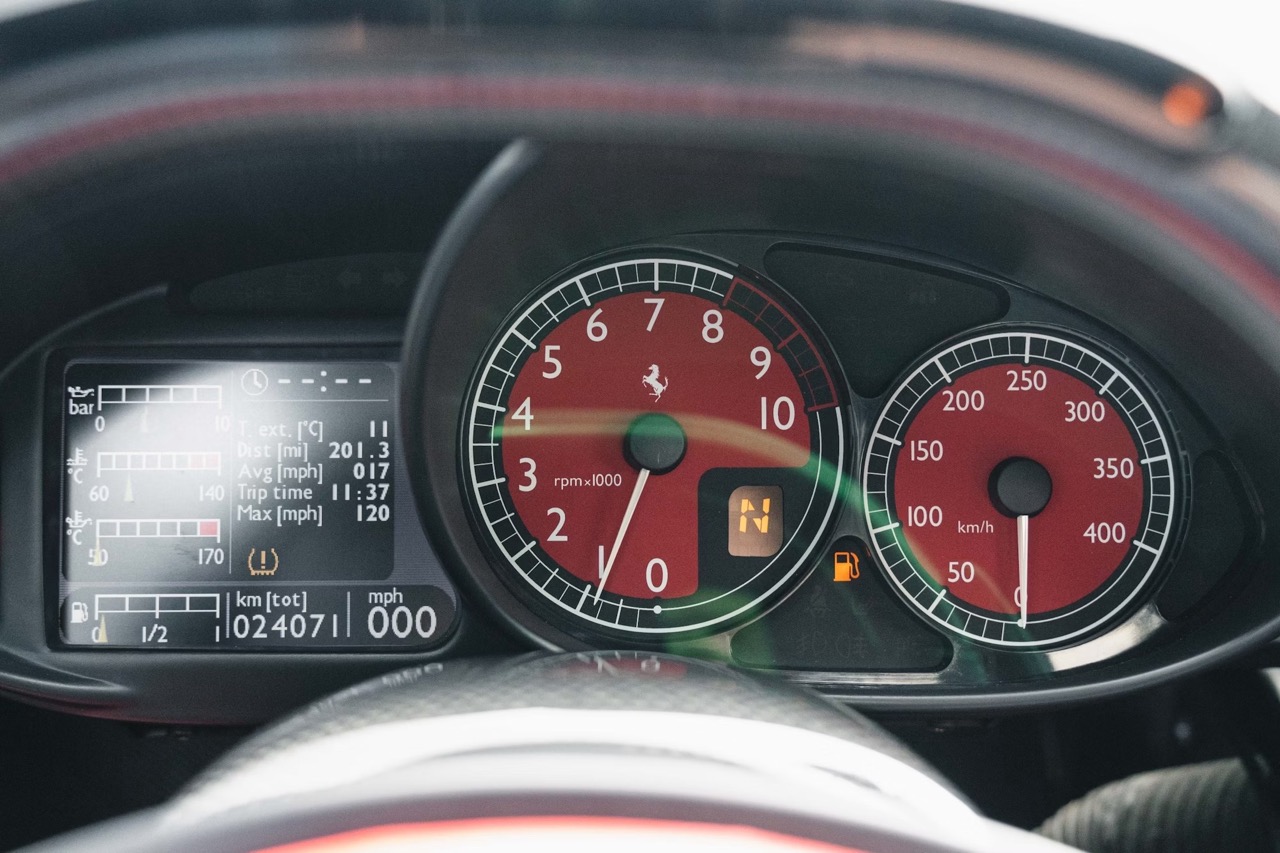 sieu-xe-ferrari-enzo-anh-5.jpeg