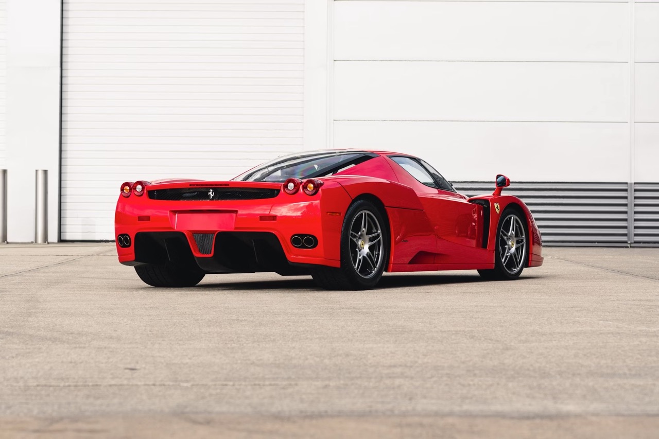 sieu-xe-ferrari-enzo-anh-8.jpeg