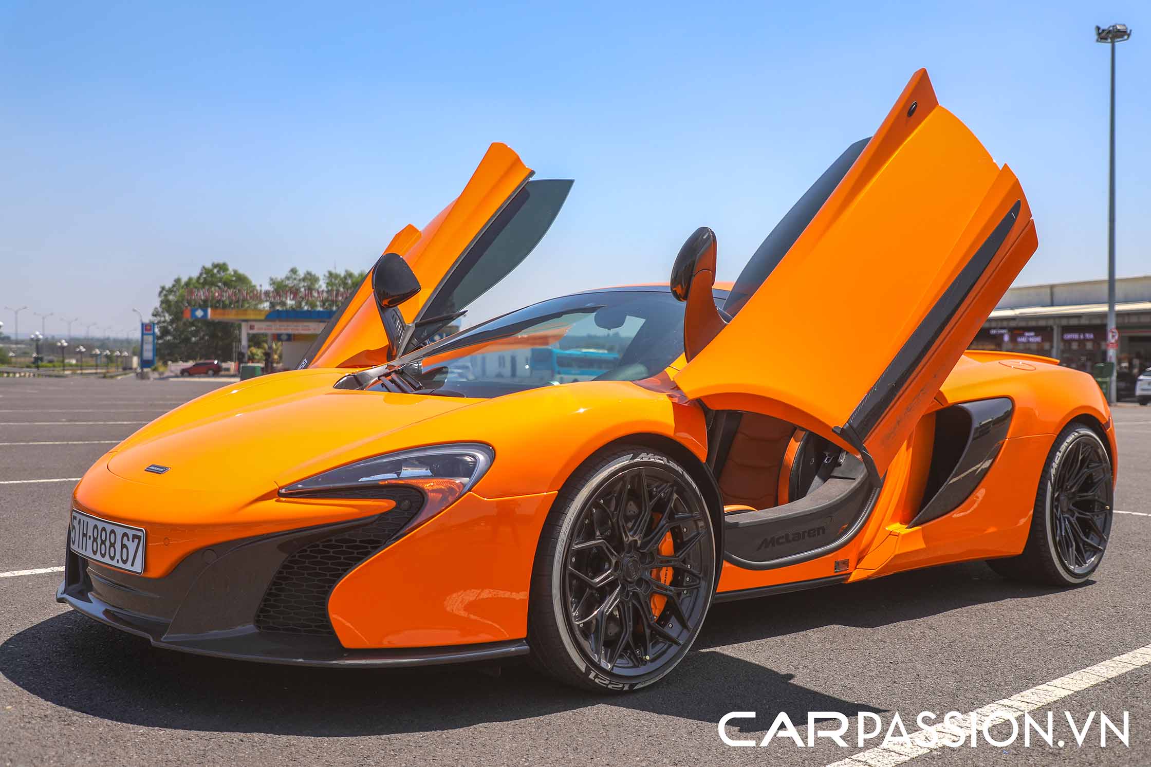 sieu-xe-mclaren-650s-chu-nha-hang-bao-ngu-anh-24.jpg