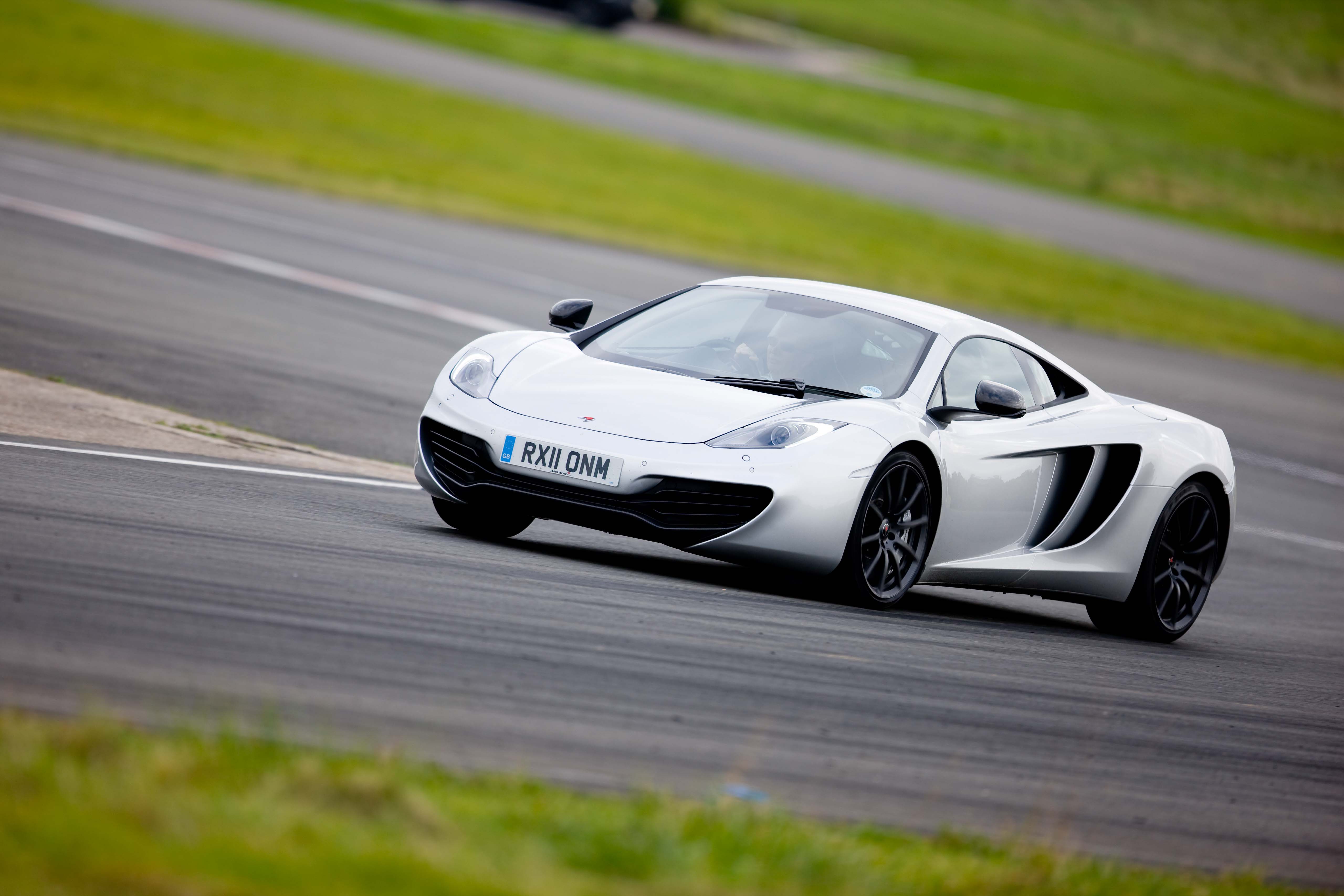 sieu-xe-mclaren-anh-.jpg