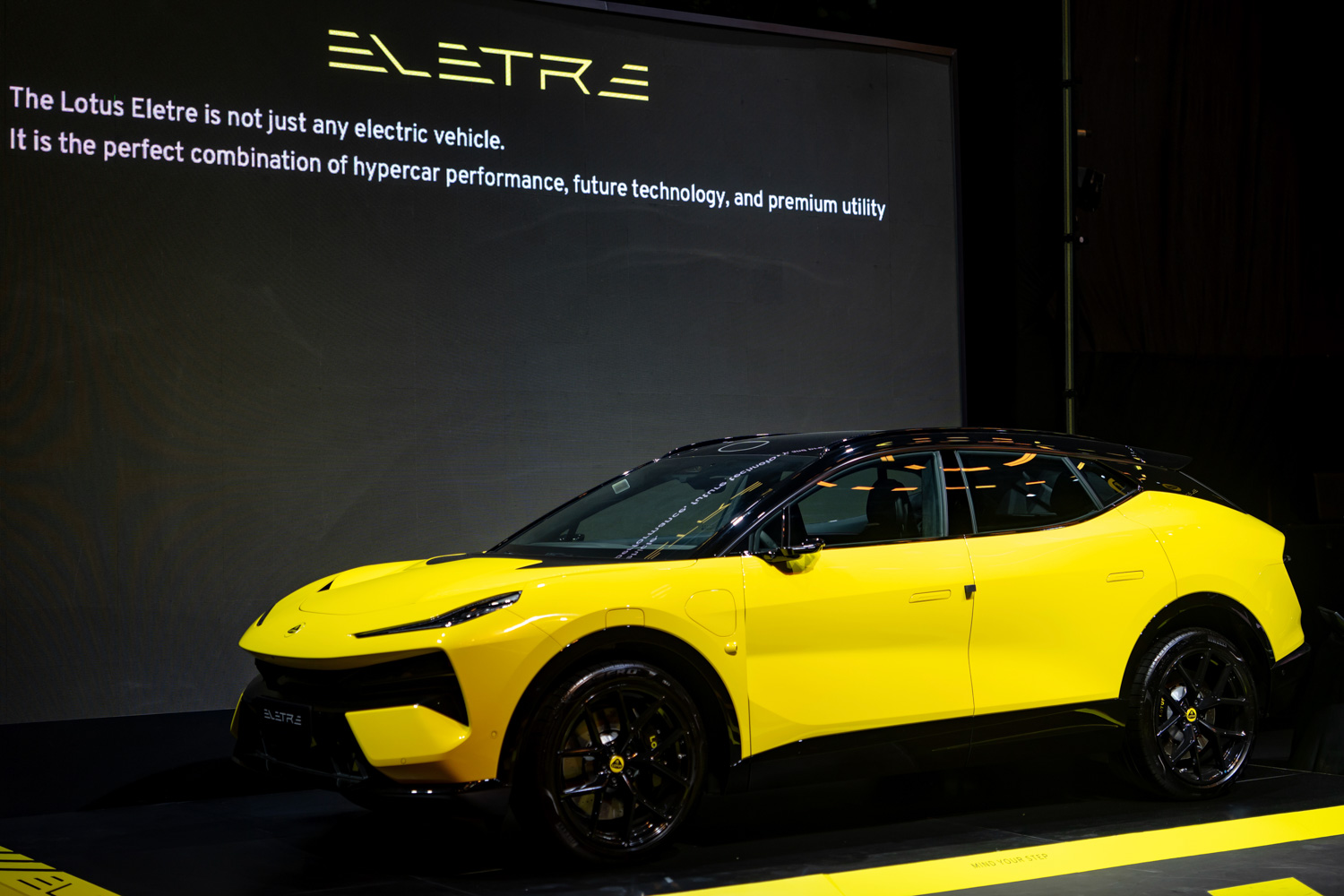 SUV-Lotus Eletre-anh-.jpg