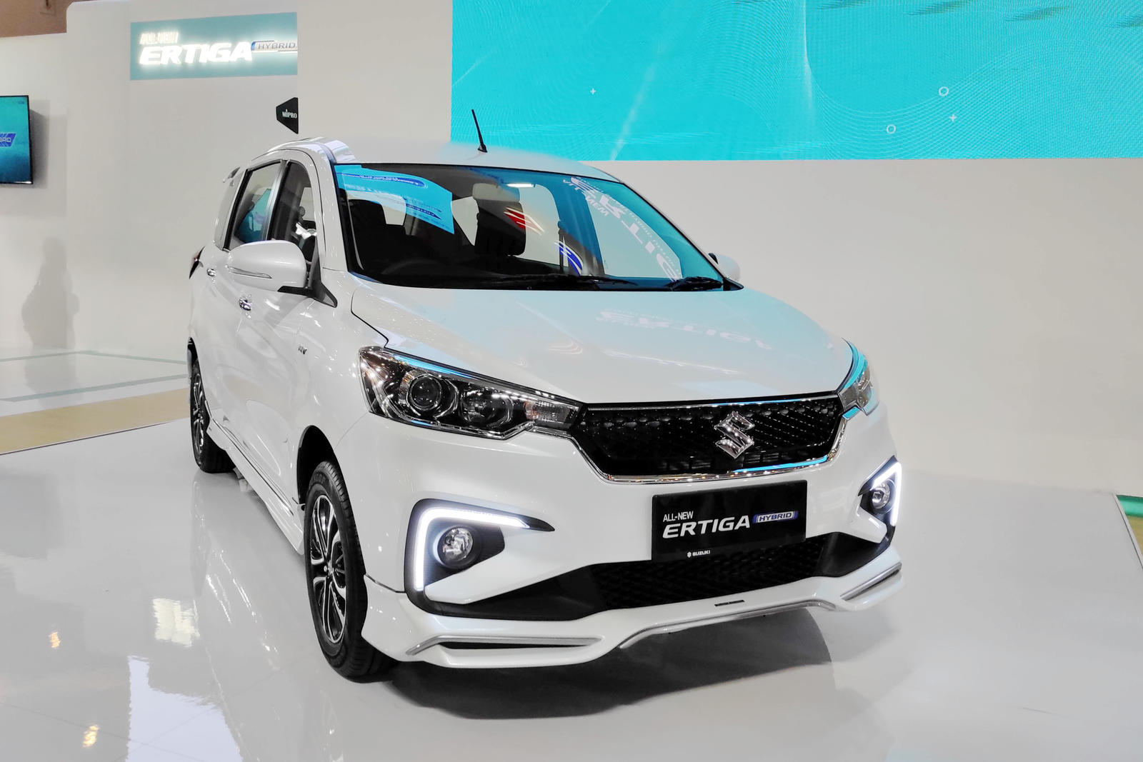 suzukivn_ertigahybrid-02.jpg