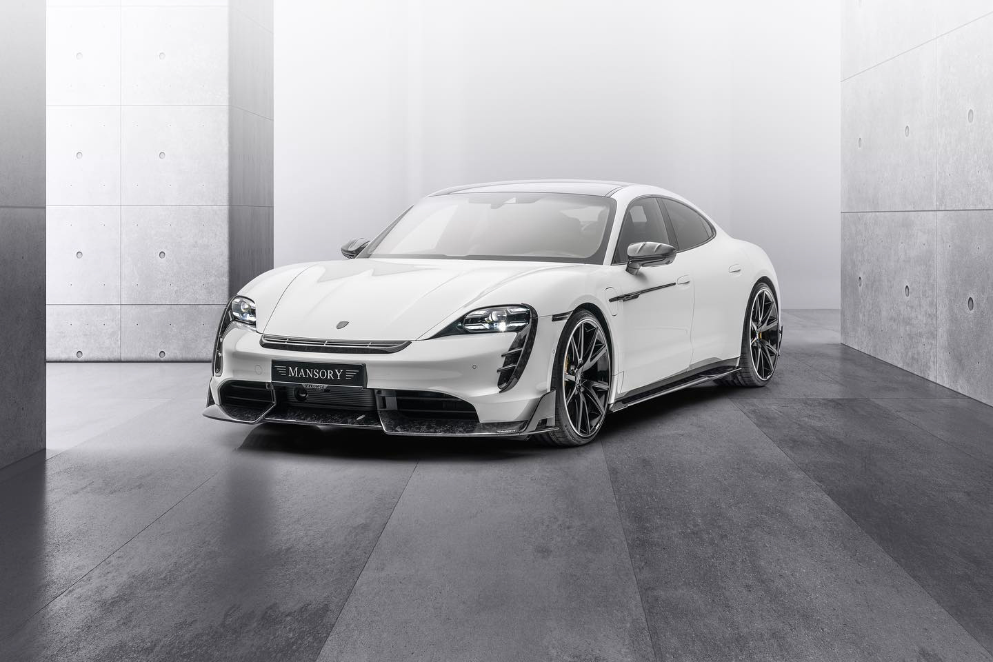 Taycan Mansory (13).JPG