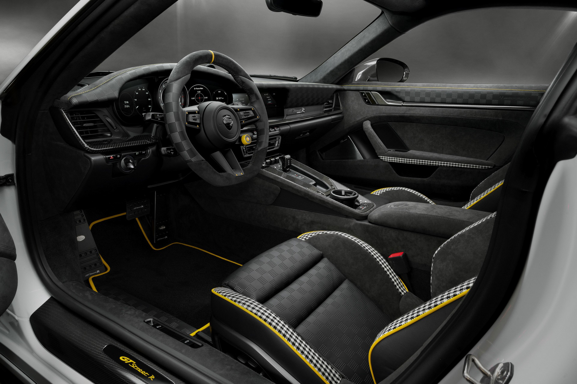 TechArt GTstreet R (7).JPG