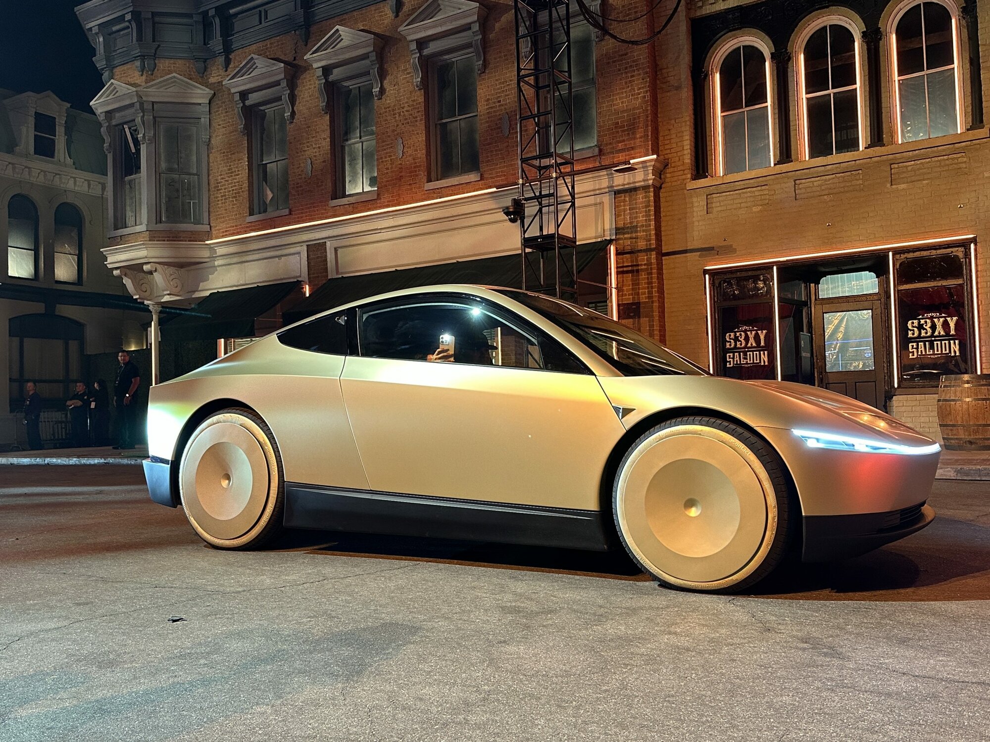 tesla-cybercab-3-1-scaled.jpg