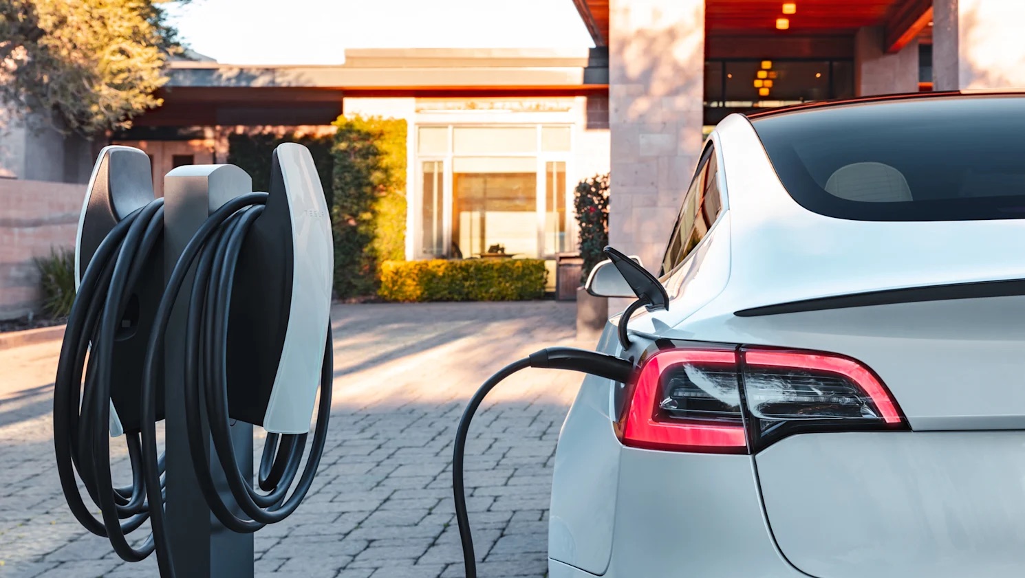 tesla-supercharger-us-my22-1001x565-(2).jpeg