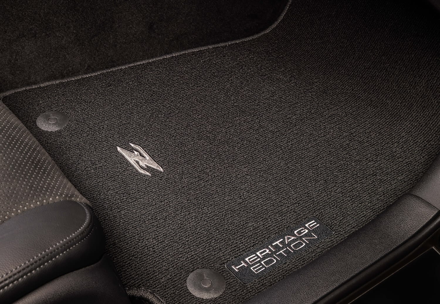 the-2026-nissan-z-heritage-edition-14-952923.jpg