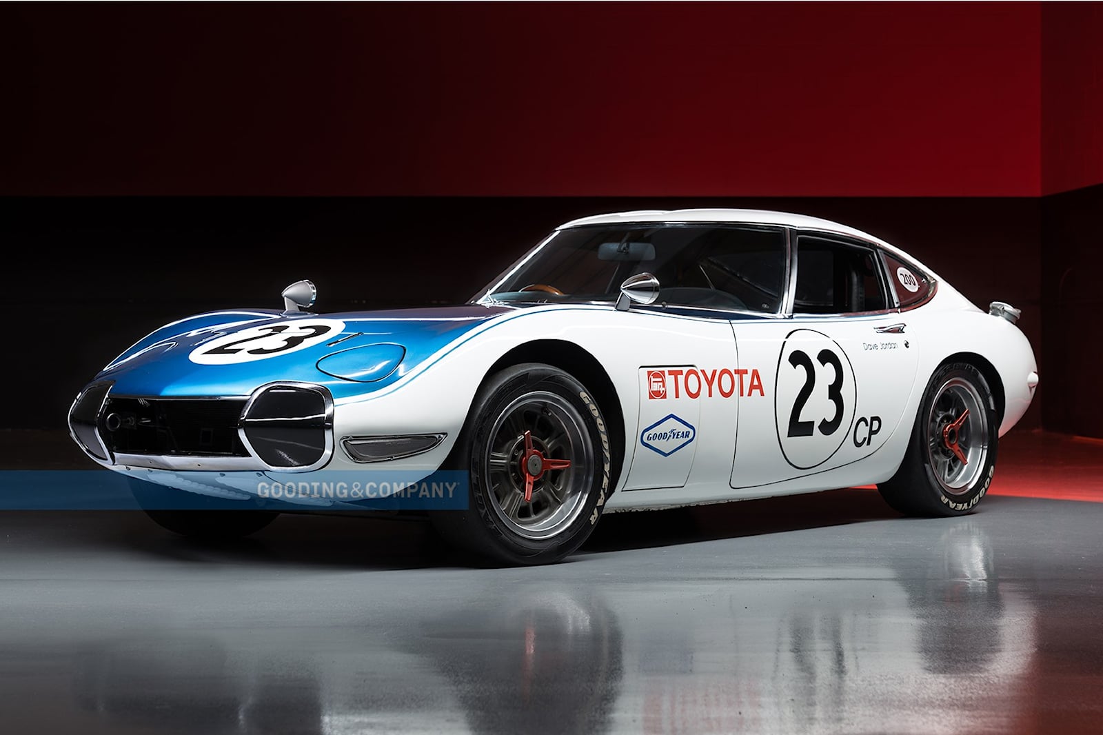 Toyota 2000GT (11).jpg