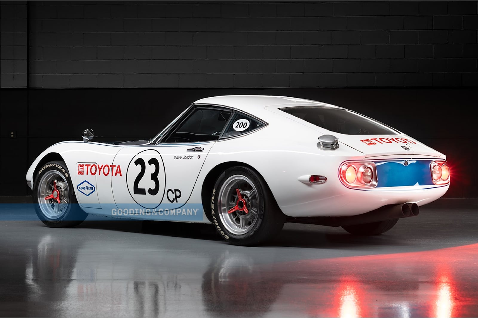Toyota 2000GT (9).jpg