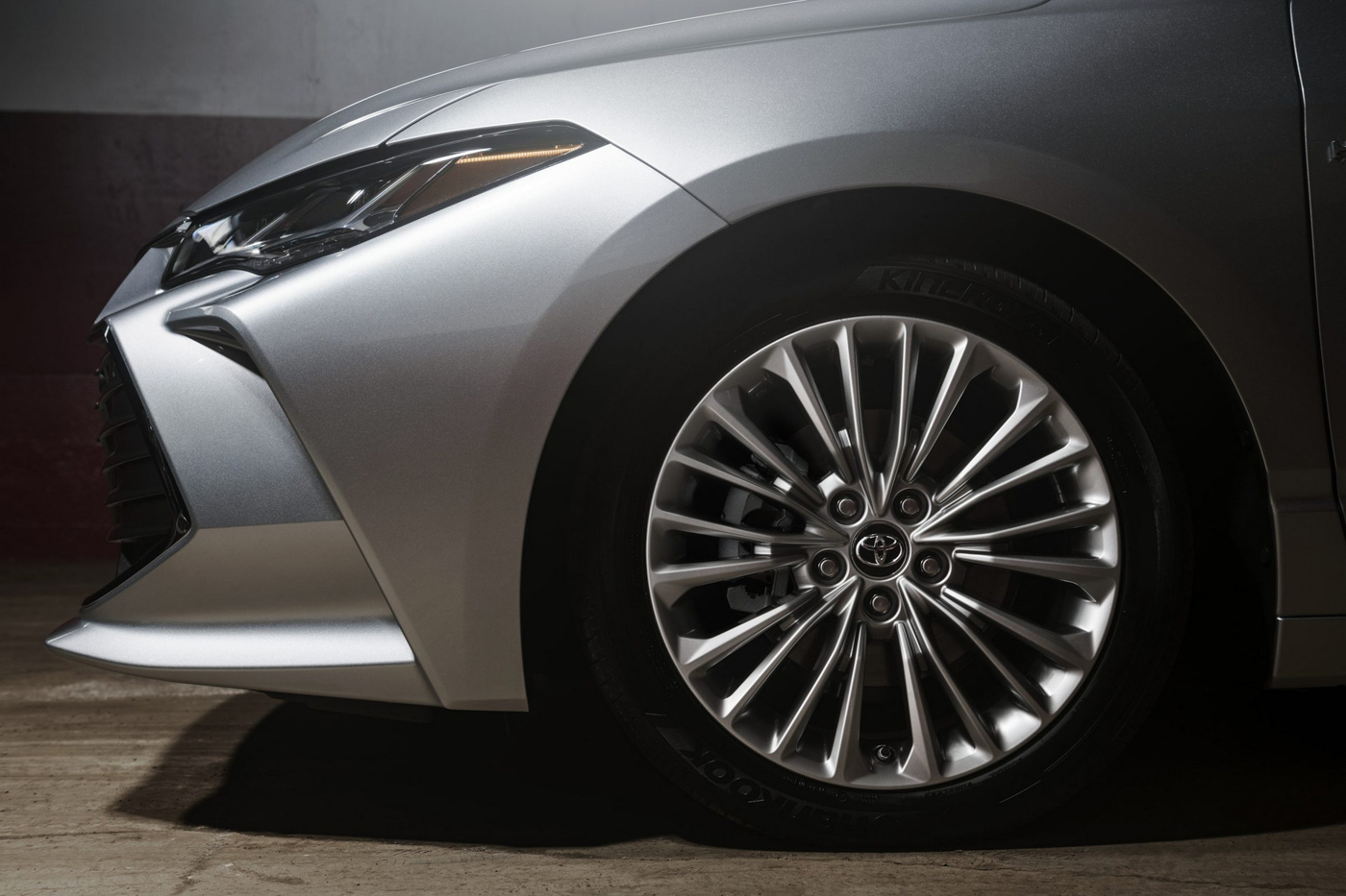 Toyota Avalon (20).JPG