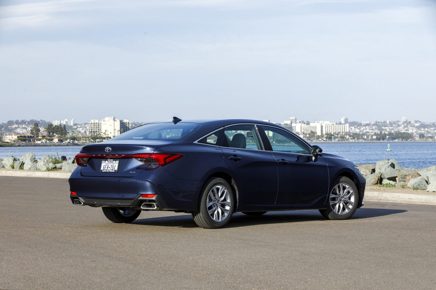 Toyota Avalon (4).JPG