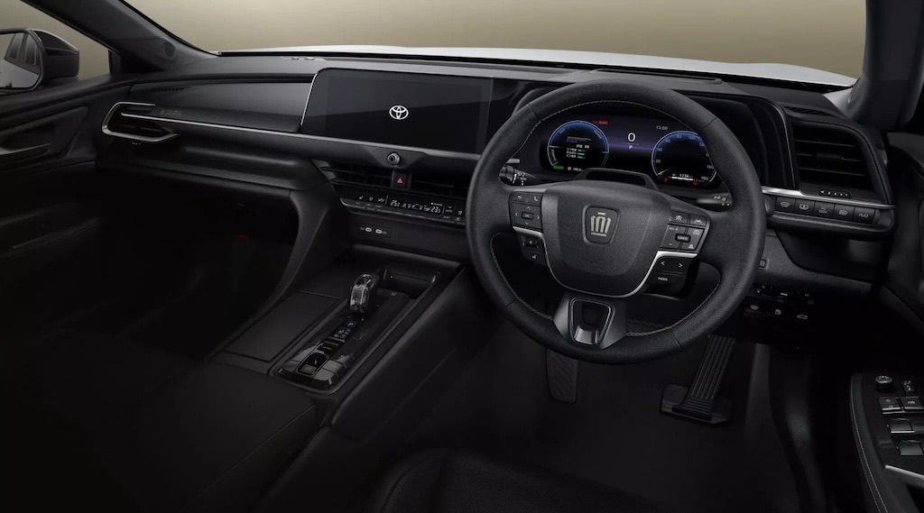 toyota-crown-anh-5.jpeg