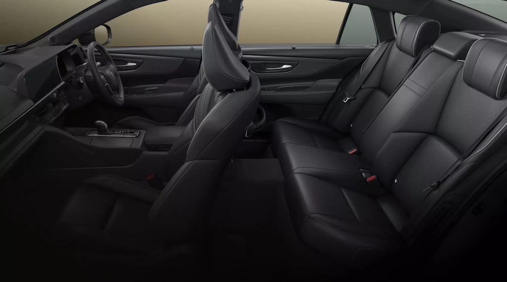 toyota-crown-anh-6.jpeg
