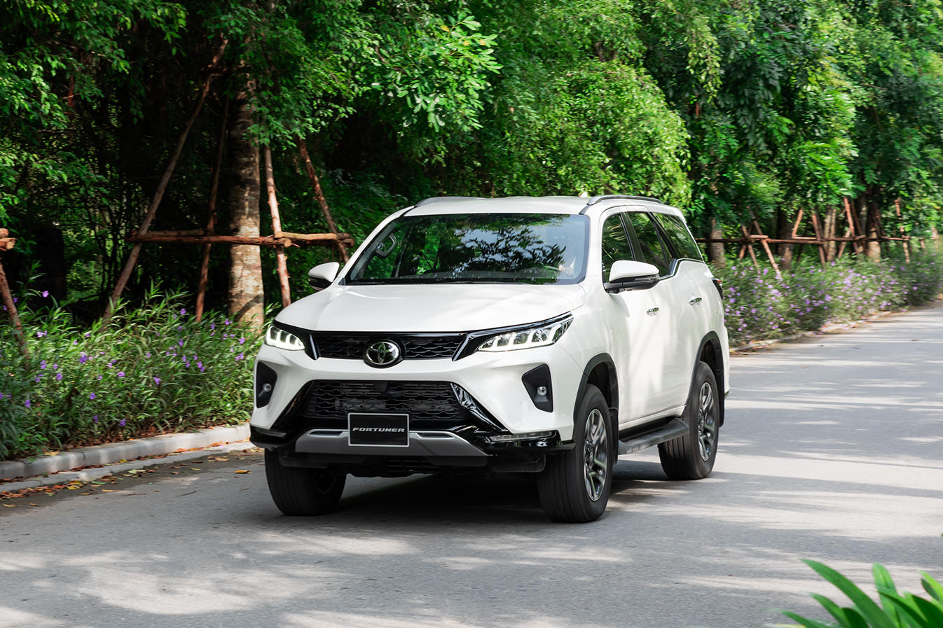 toyota-fortuner2022-02.jpg