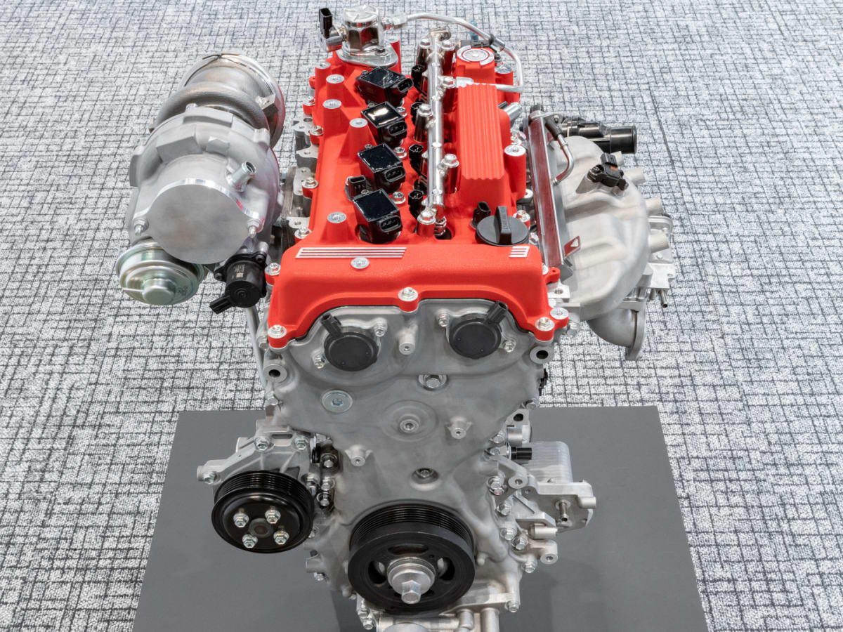 toyota-four-cylinder-engine-prototype-5-912860.jpg