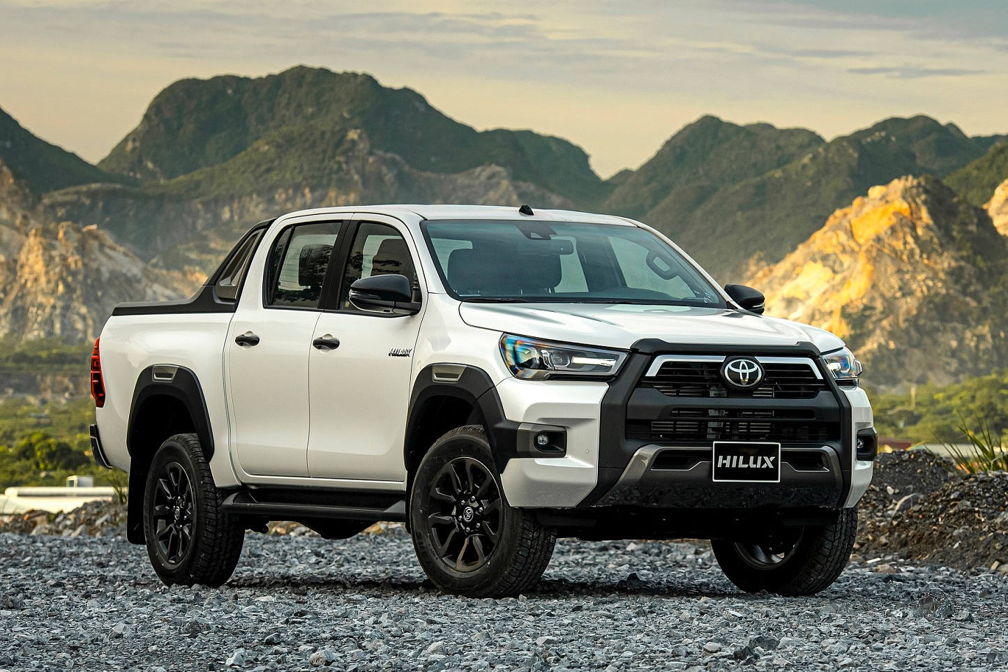 toyota-hilux-2020.JPG