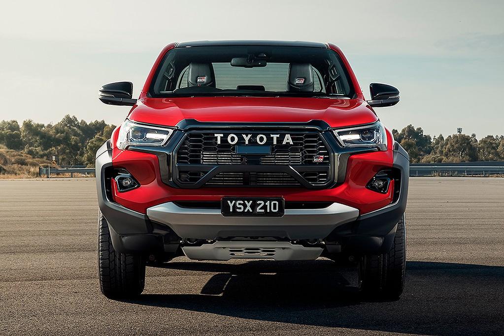 toyota-hilux-gr-sport-3.jpg