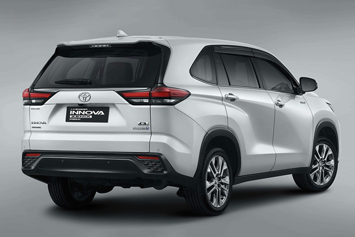 toyota-innova-2023-the-he-moi-2-963.jpg
