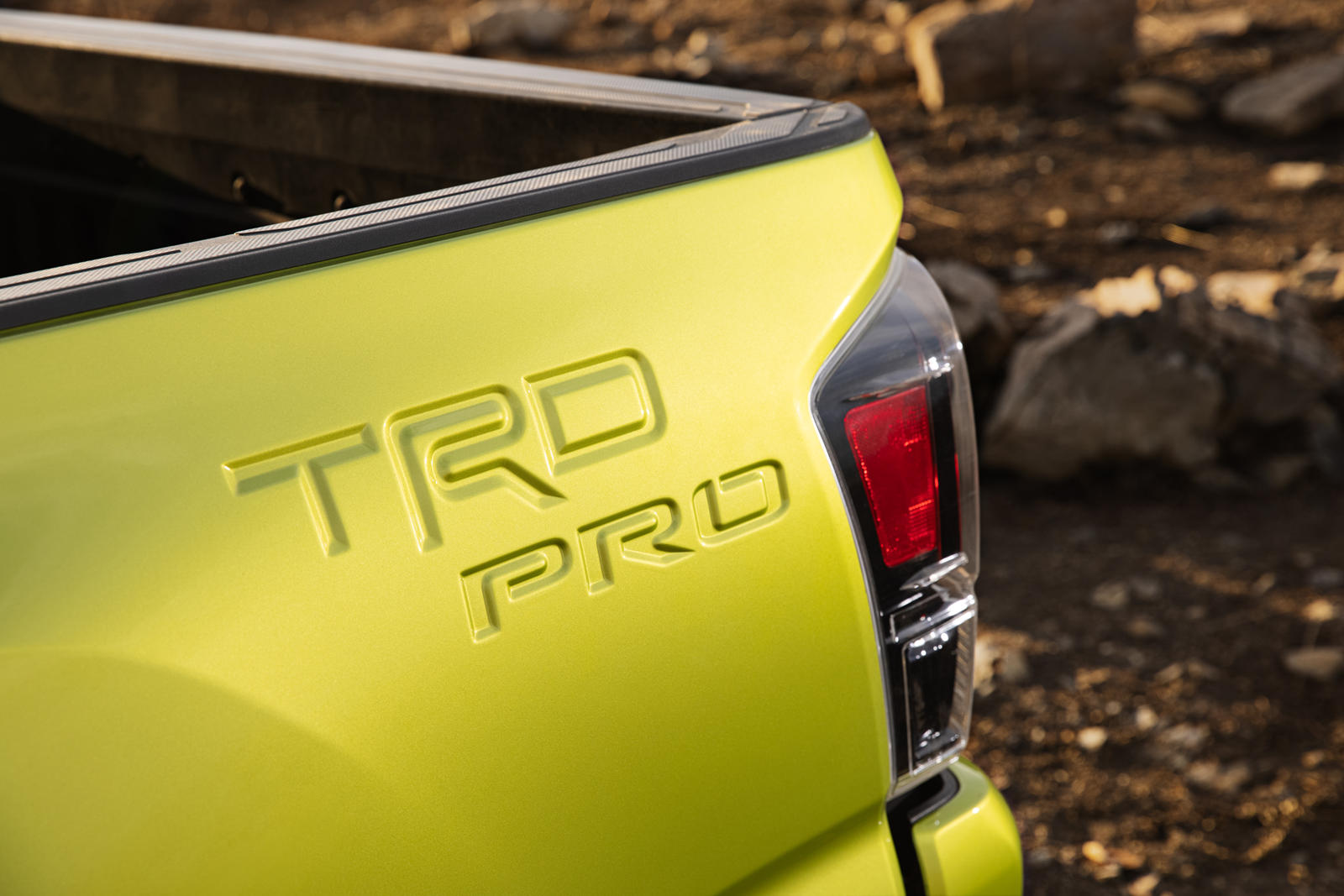 Toyota-ra-mắt-Tacoma-TRD-Pro-2022 (2).jpg