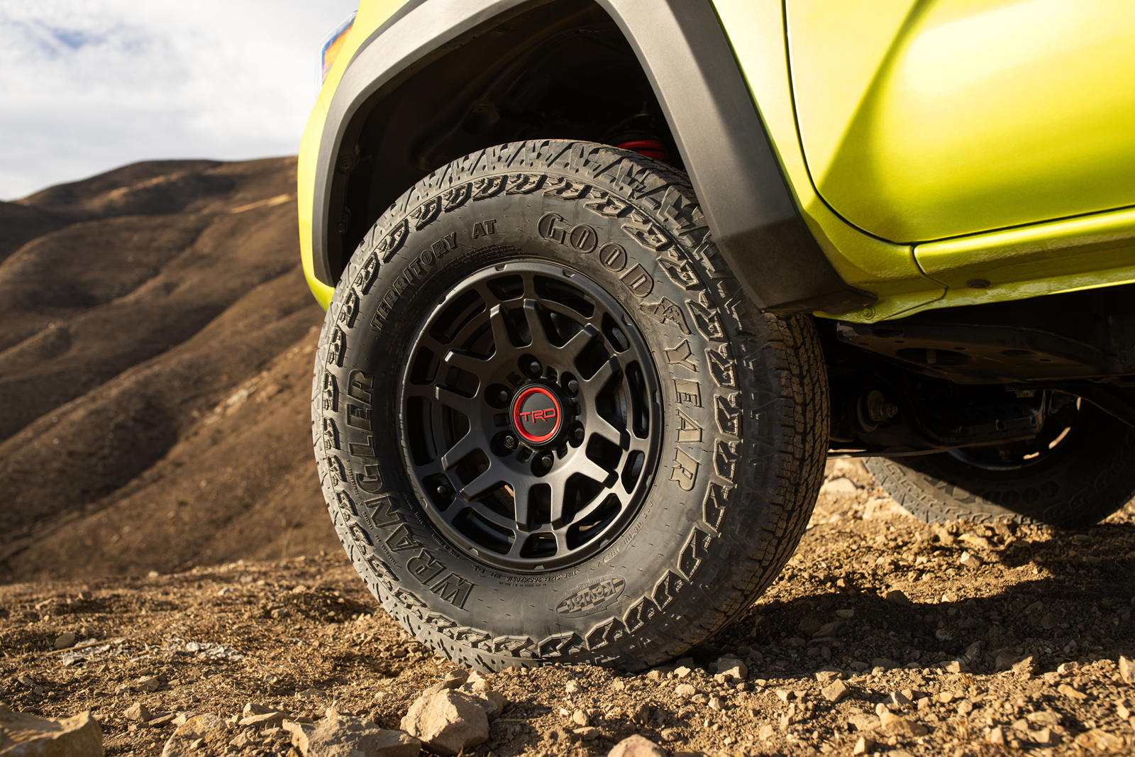 Toyota-ra-mắt-Tacoma-TRD-Pro-2022 (3).jpg