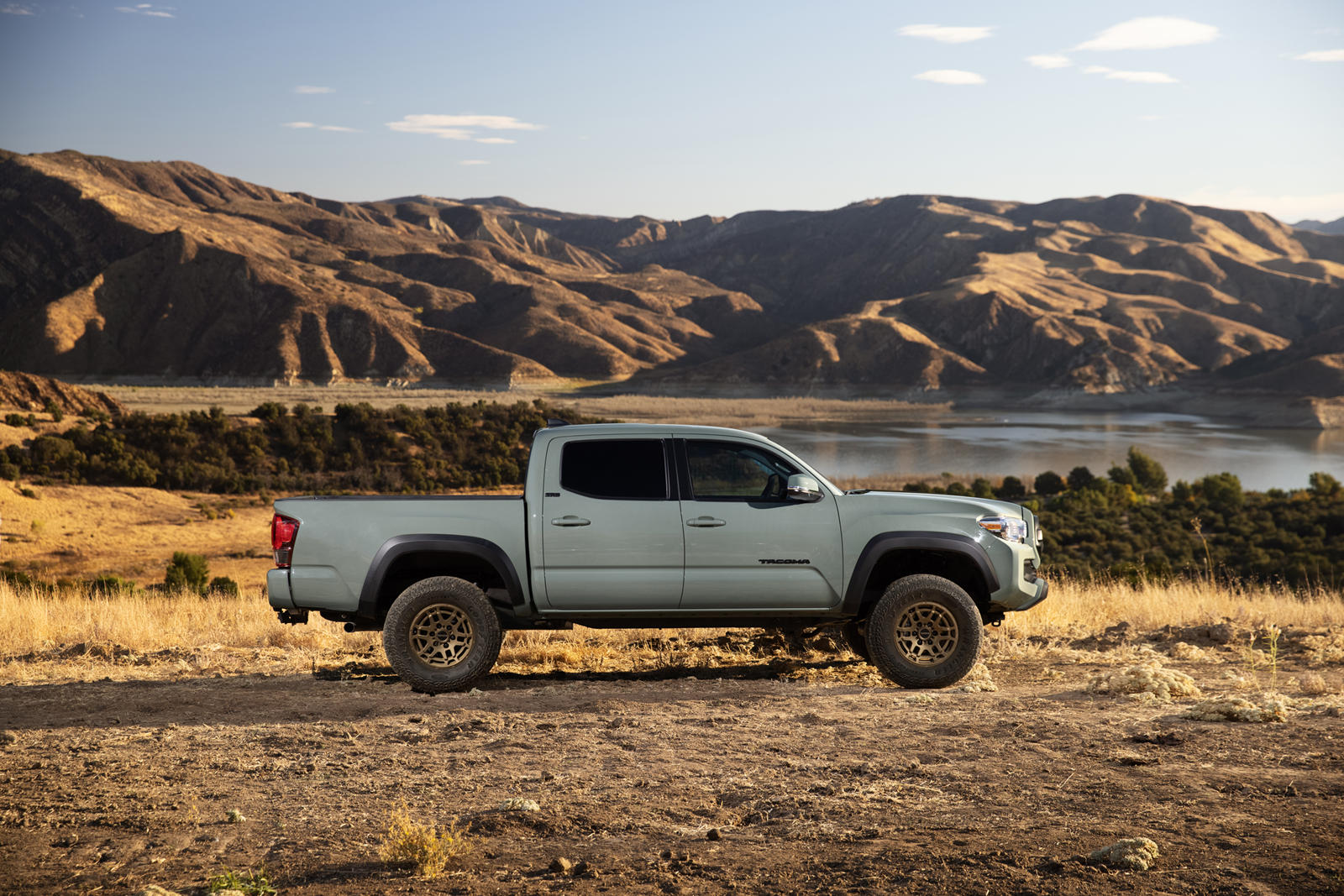 Toyota-Tacoma-Trail-Edition-bán-tải-off-road-giá-rẻ (4).jpg