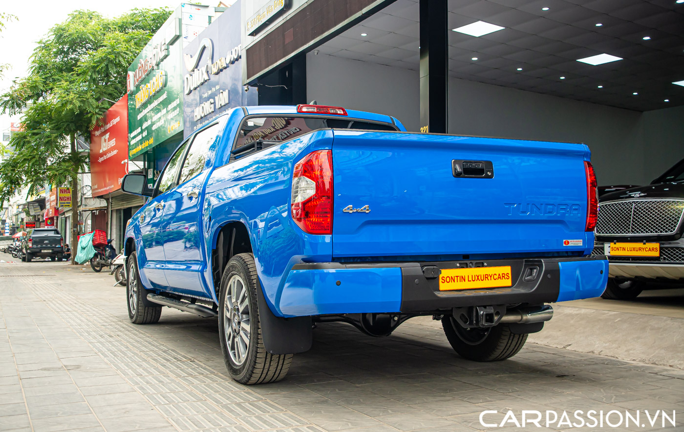 Toyota Tundra (1).JPG